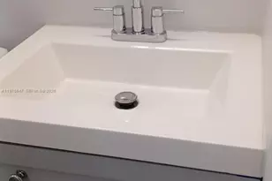 8820 Fontainebleau Blvd, Miami, FL 33172 - Photo 28