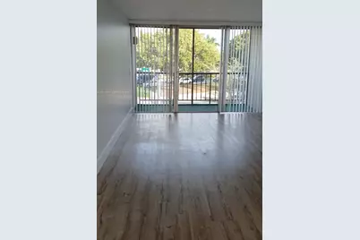 8820 Fontainebleau Blvd #302, Miami, FL 33172 - Photo 12