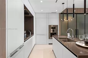 300 Biscayne Blvd Way, Miami, FL 33131 - Photo 8