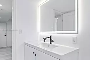 137 Golden Isles Dr, Hallandale Beach, FL 33009 - Photo 18