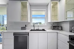 137 Golden Isles Dr, Hallandale Beach, FL 33009 - Photo 4