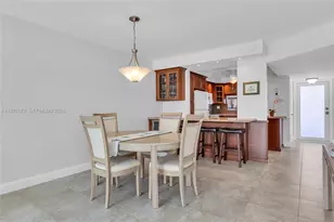 9320 S Hollybrook Lake Dr, Pembroke Pines, FL 33025 - Photo 12