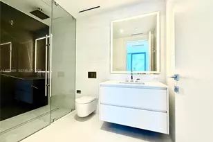 300 Biscayne Blvd Way, Miami, FL 33131 - Photo 8