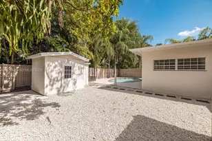 11801 NE 11th Ave, Biscayne Park, FL 33161 - Photo 20