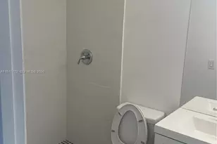 20725 NE 8th Ct, Miami, FL 33179 - Photo 6