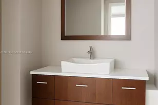 555 NE 15th St, Miami, FL 33132 - Photo 12