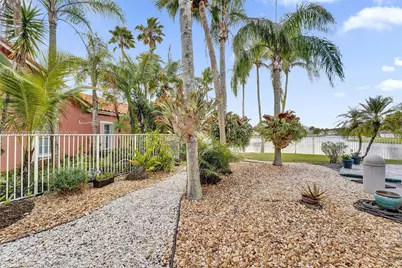 1078 Laguna Springs Dr, Weston, FL 33326 - Photo 60