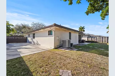 615 NW 134th Pl, Miami, FL 33182 - Photo 22