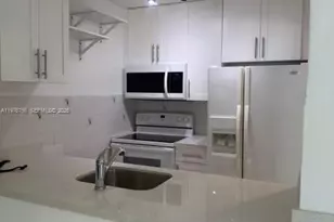 520 NE 38th St, Miami, FL 33137 - Photo 14