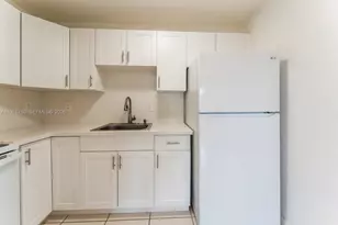 11005 SW 1st St, Sweetwater, FL 33174 - Photo 6