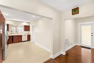140 Santander Ave, Coral Gables, FL 33134 - Photo 16