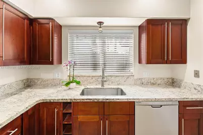 140 Santander Ave, Coral Gables, FL 33134 - Photo 12