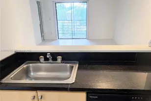 902 NE 209th St, Miami, FL 33179 - Photo 4