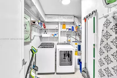 1577 NE 48th Ct, Oakland Park, FL 33334 - Photo 30