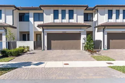 12060 SW 82nd Pl, Miami, FL 33156 - Photo 1