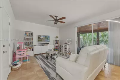 324 NW 153rd Ln, Pembroke Pines, FL 33028 - Photo 12