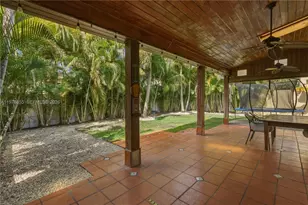 324 NW 153rd Ln, Pembroke Pines, FL 33028 - Photo 4