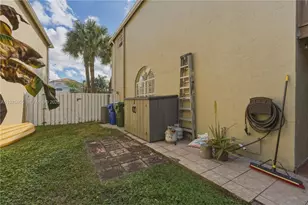 324 NW 153rd Ln, Pembroke Pines, FL 33028 - Photo 6