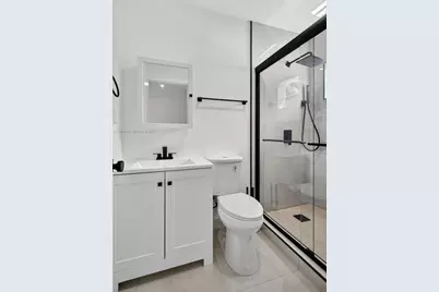 245 NE 175th St, North Miami Beach, FL 33162 - Photo 24