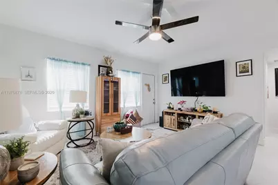 2621 SW 12th Ter, Fort Lauderdale, FL 33315 - Photo 4