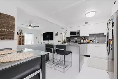 2621 SW 12th Ter, Fort Lauderdale, FL 33315 - Photo 2