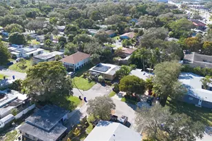 2621 SW 12th Terrace, Fort Lauderdale, FL 33315 - Photo 24