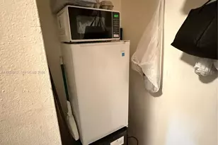 6070 W 18th Ave, Hialeah, FL 33012 - Photo 22