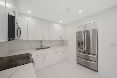 5635 W 13th Ct, Hialeah, FL 33012 - Photo 10