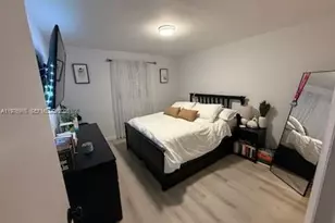 8607 SW 68th Ct, Pinecrest, FL 33156 - Photo 6