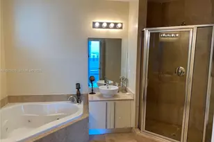 700 NE 25th St, Miami, FL 33137 - Photo 16