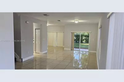 3389 NE 4th St, Homestead, FL 33033 - Photo 4