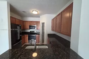 11525 NW 71st St, Doral, FL 33178 - Photo 18