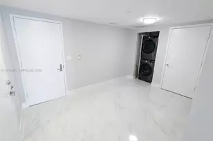 475 Brickell Ave, Miami, FL 33131 - Photo 10