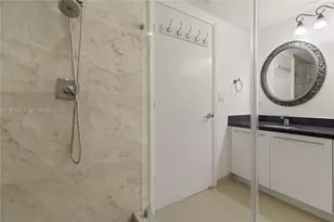 90 SW 3rd St, Miami, FL 33130 - Photo 32