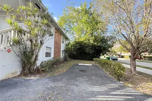 4140 Woodside Dr, Coral Springs, FL 33065 - Photo 22