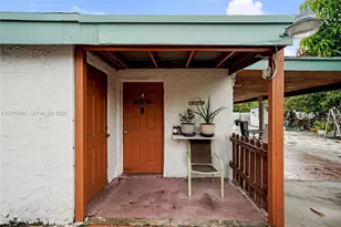 1385 NE 130th St, North Miami, FL 33161 - Photo 18