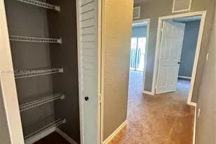 687 SW 10th St, Florida City, FL 33034 - Photo 10