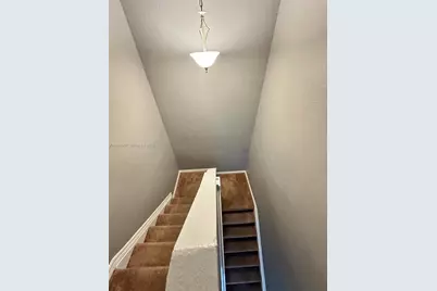 687 SW 10th St, Florida City, FL 33034 - Photo 20