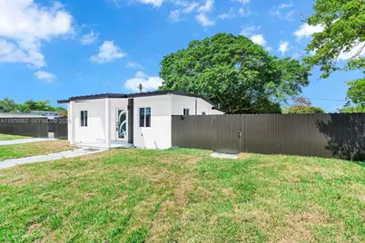 16320 NW 19 Ct, Miami Gardens, FL 33054 - Photo 2
