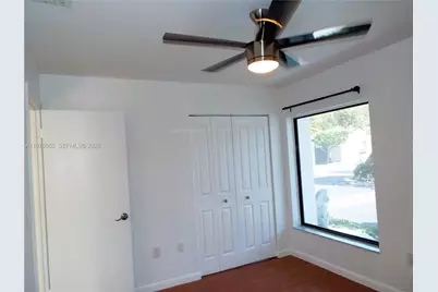 422 SW 88th Pl, Miami, FL 33174 - Photo 12