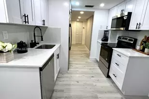 8530 Byron Ave, Miami Beach, FL 33141 - Photo 14