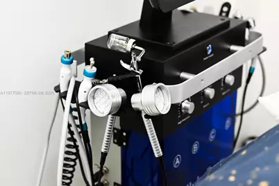 Med Spa Near Fiu, Sweetwater, FL 33174 - Photo 20