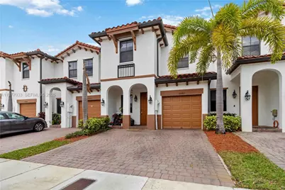 10268 NW 88th Ter, Doral, FL 33178 - Photo 4