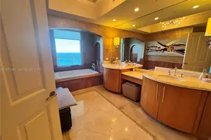 17875 Collins Ave, Sunny Isles Beach, FL 33160 - Photo 44