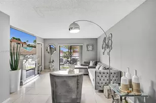 871 NE 207th Ln, Miami, FL 33179 - Photo 8