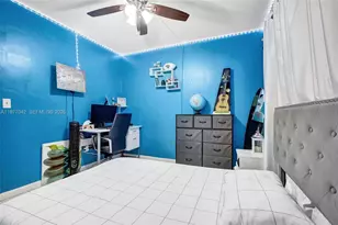 871 NE 207th Ln, Miami, FL 33179 - Photo 32