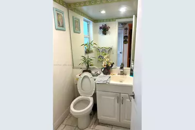 11219 SW 33 Rd Circle Pl 11219 SW 33 Rd Cir Pl, Miami, FL 33165 - Photo 10