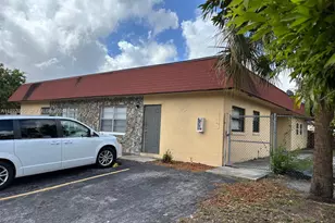 931 SW 80th Ave, North Lauderdale, FL 33068 - Photo 2