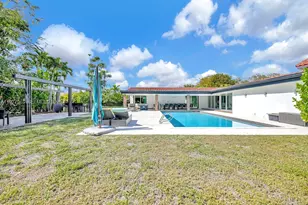 7700 SW 139th Ter, Palmetto Bay, FL 33158 - Photo 4