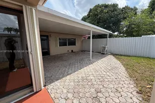 1585 W 53rd St, Hialeah, FL 33012 - Photo 24